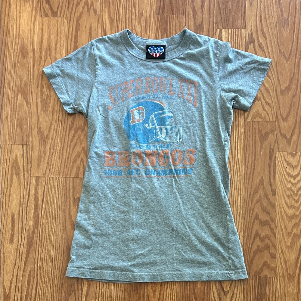 Junk Food Clothing Gray Denver Broncos Super Bowl Tee with Orange and Blue Print
